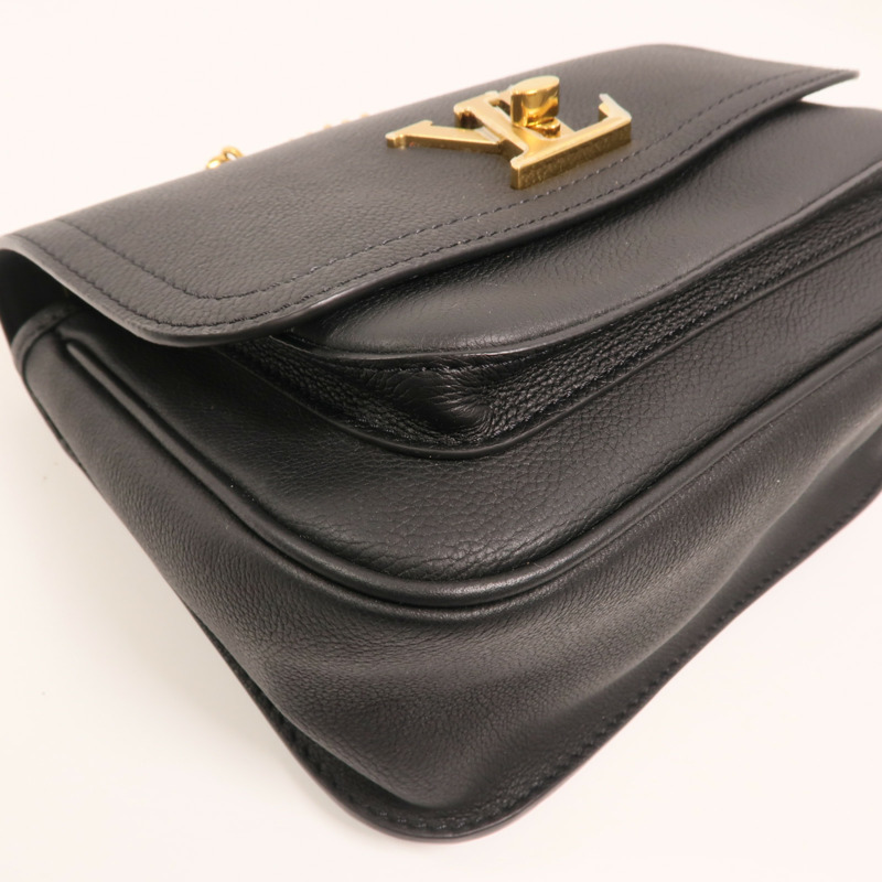 LOUIS VUITTON 牛皮皮革Lock Me金扣鏈帶肩背袋-8