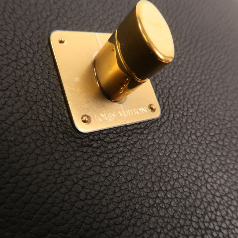 LOUIS VUITTON 牛皮皮革Lock Me金扣鏈帶肩背袋-13