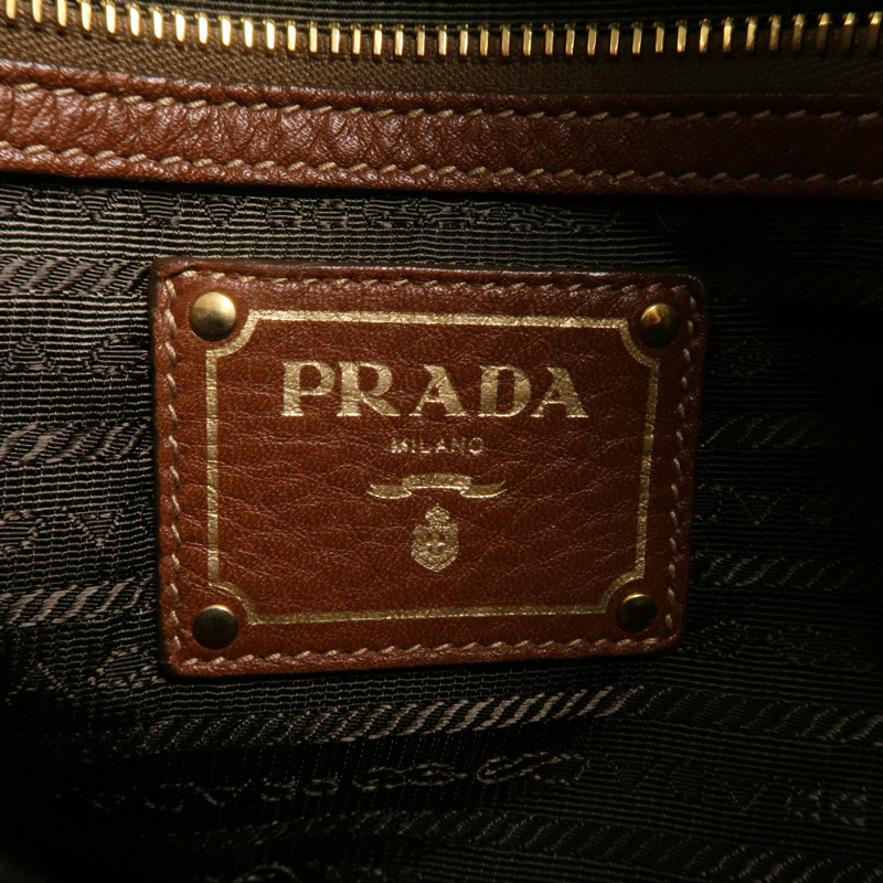 PRADA 牛皮皮革Bauletto Bag金扣肩背袋-5