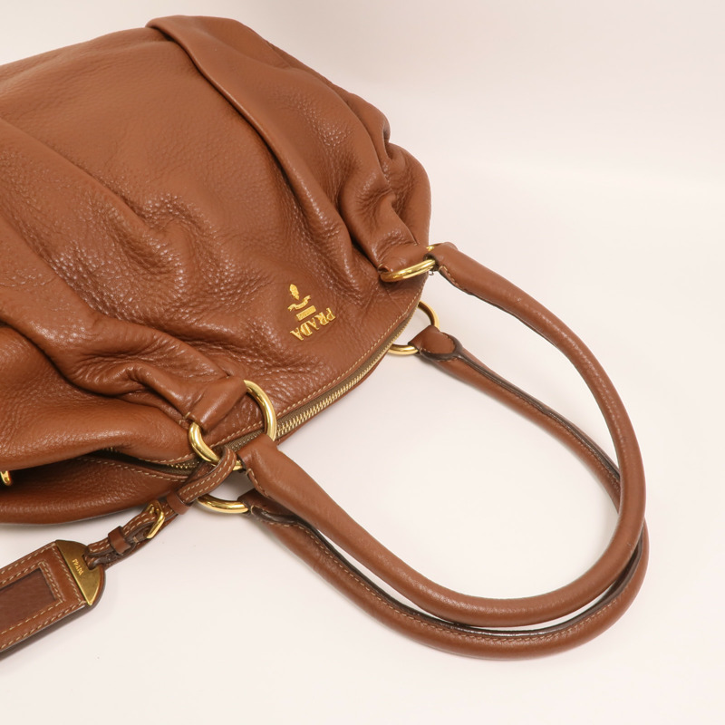 PRADA 牛皮皮革Bauletto Bag金扣肩背袋-6