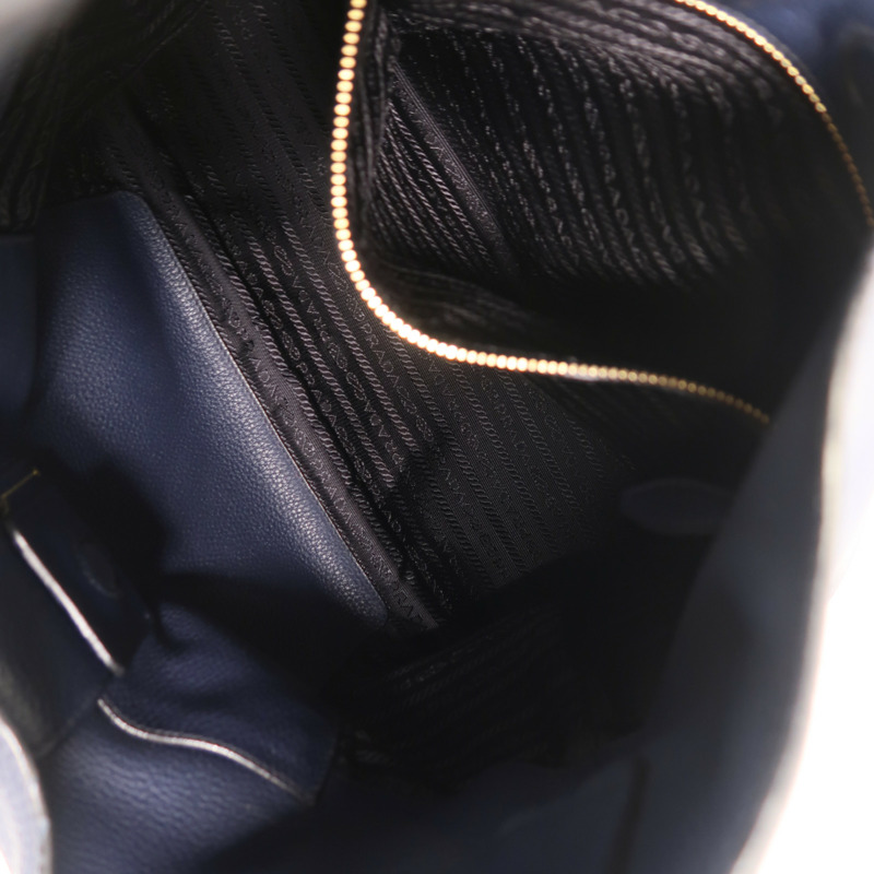 PRADA 牛皮皮革Vitello Daino Hobo Bag金扣肩背袋-4