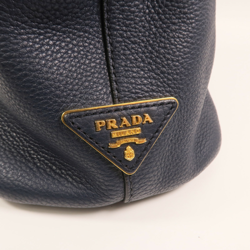 PRADA 牛皮皮革Vitello Daino Hobo Bag金扣肩背袋-11