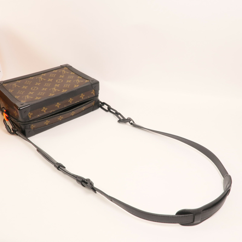 LOUIS VUITTON Monogram Solar Soft Trunk肩背袋-6