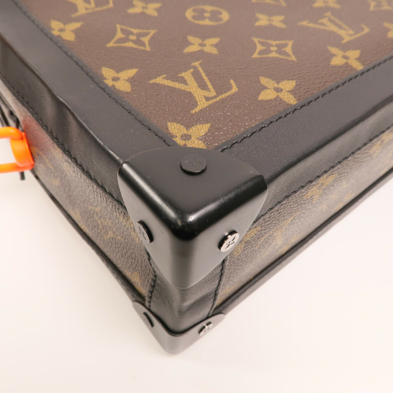 LOUIS VUITTON Monogram Solar Soft Trunk肩背袋-9
