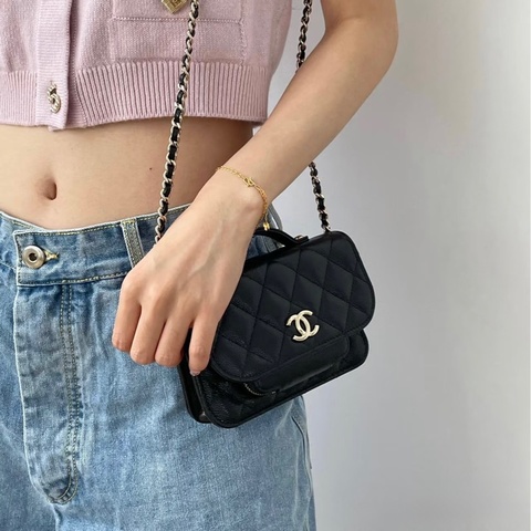 #98新 Chanel 22b mini郵差包 市場稀有！