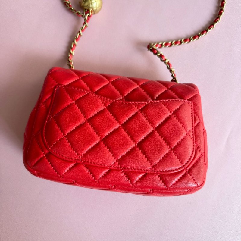 😍春夏必配 Chanel 糖果紅羊皮款可愛方胖子-1