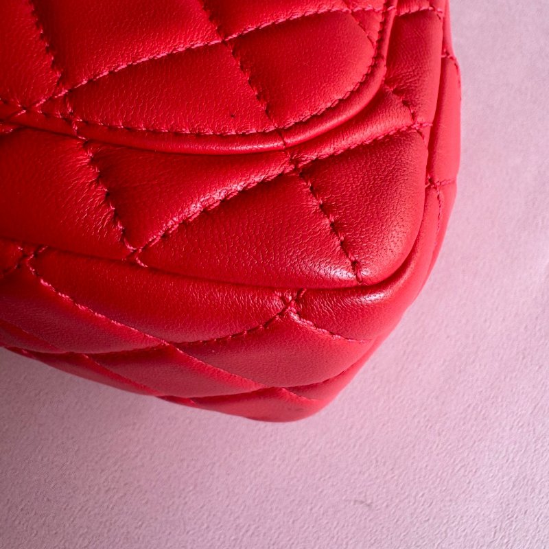 😍春夏必配 Chanel 糖果紅羊皮款可愛方胖子-7