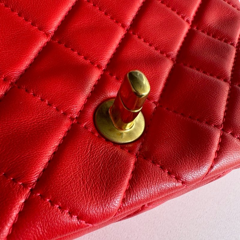 😍春夏必配 Chanel 糖果紅羊皮款可愛方胖子-15