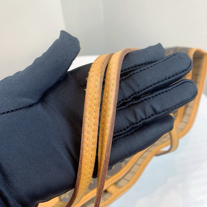 路易威登/Louis Vuitton  經典老花方便容量足夠  皮革 长 40 x 宽 20 x 高 32 cm-5