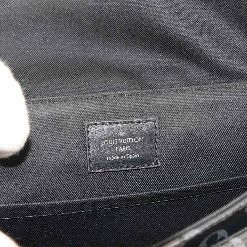 路易威登 (Louis Vuitton) Monogram Eclipse District PM NV3 黑色肩背包 M46255 RFID-6