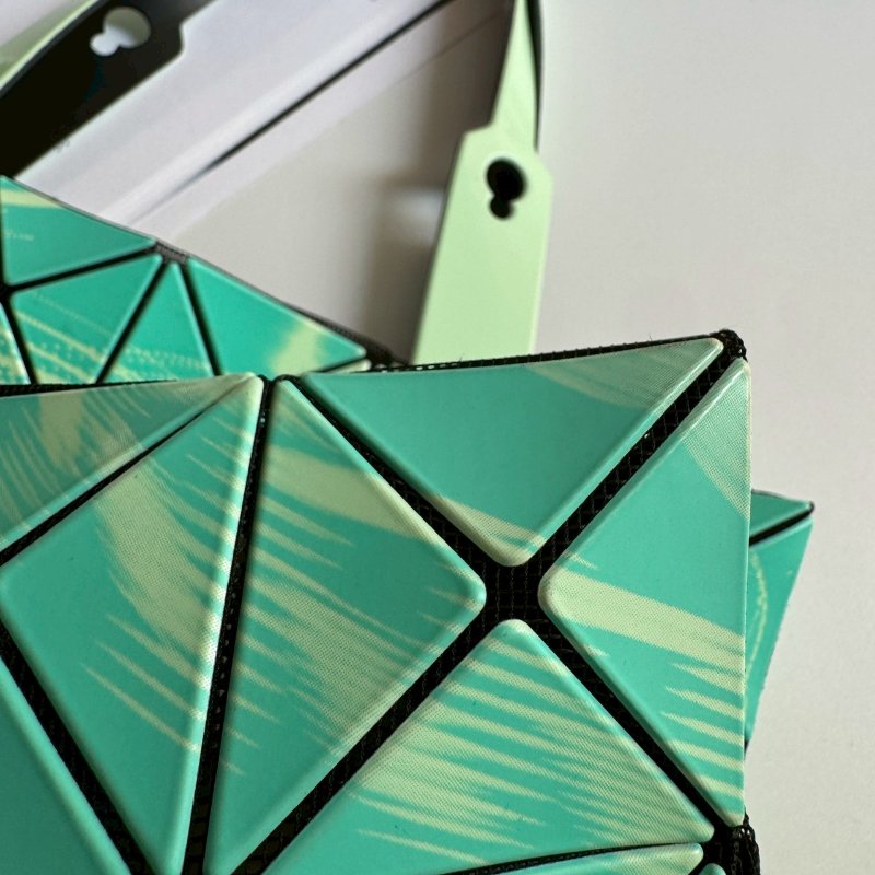 🥰外出隨手帶 Issey Miyake BAO BAO Tiffany綠藍幾何圖6x6手提包-1