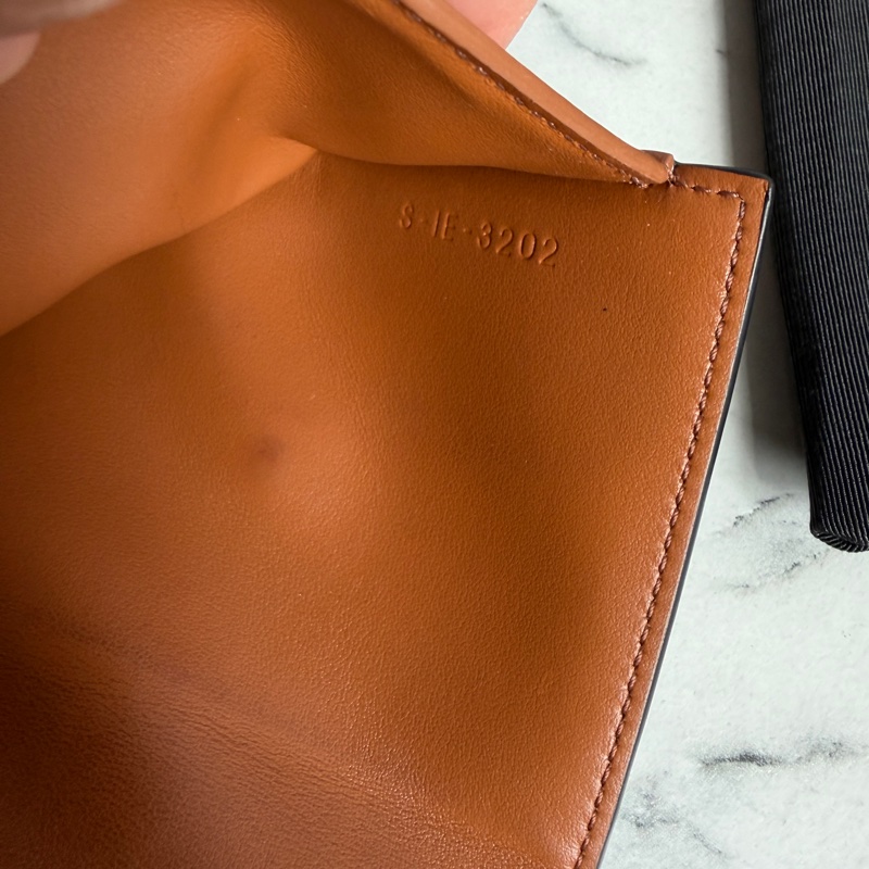 Celine 老花凱旋門三折短夾-12