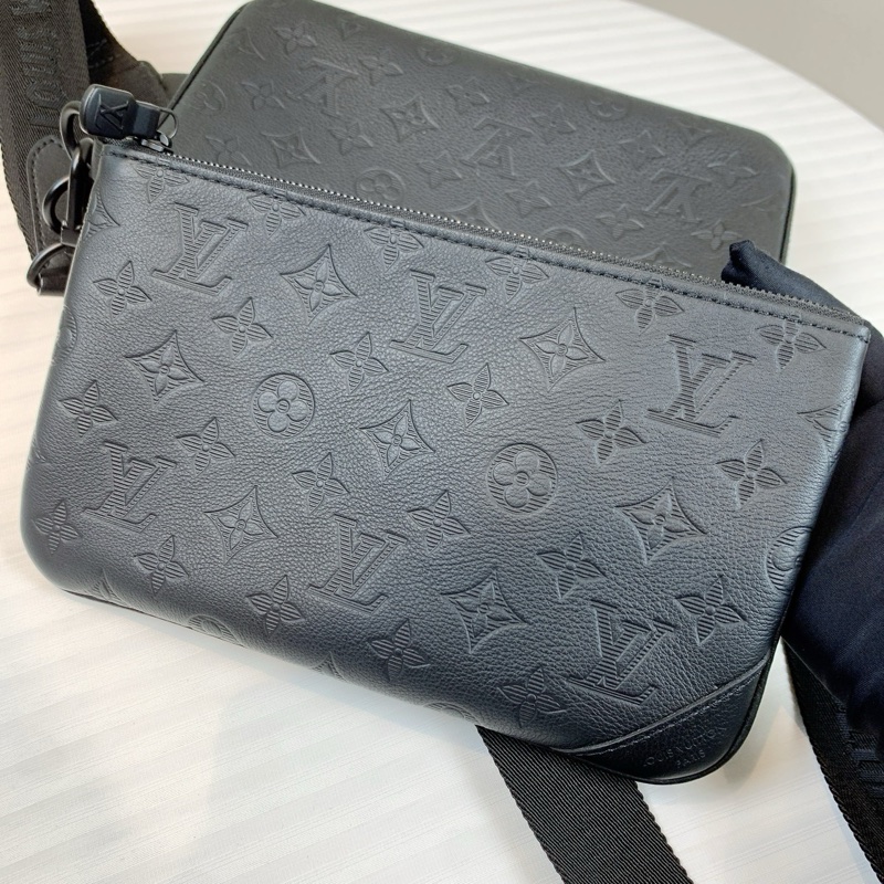 LV 黑色型格盒子子母袋 可分開拆開使用 輕便多變化功能性大 25*7*20-3