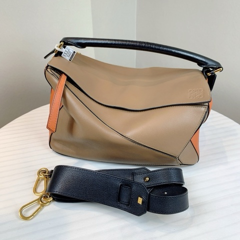 羅意威/Loewe  拼色袋 橙色配杏色 黑色肩帶 30*12*17