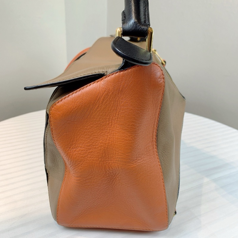 羅意威/Loewe  拼色袋 橙色配杏色 黑色肩帶 30*12*17-4