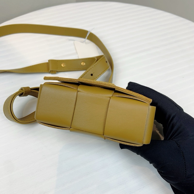 葆蝶家/Bottega Veneta 暗黄色 12.5*5*9-2