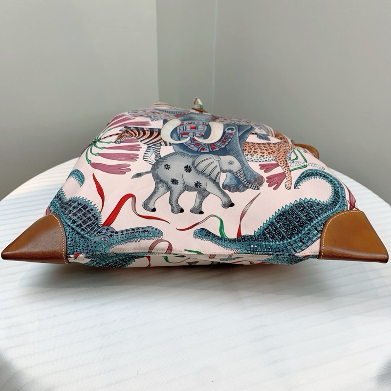 Hermes bag 動物圖案造型拼接啡色皮 尺寸39*1*39 配件 小錢包內袋-2