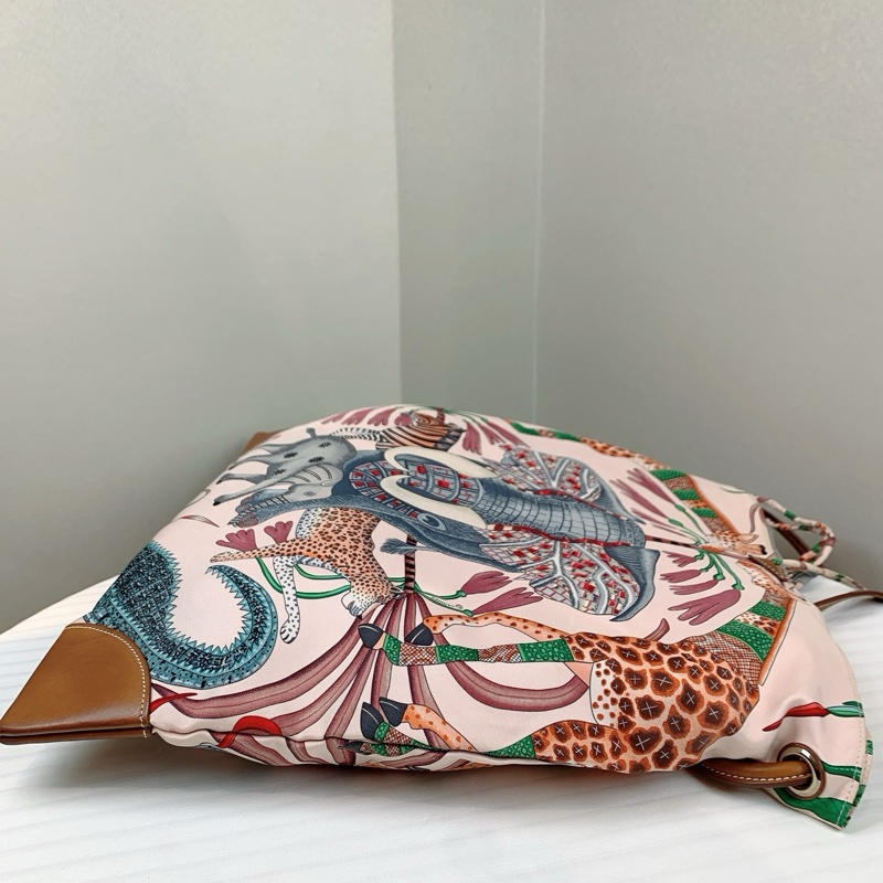 Hermes bag 動物圖案造型拼接啡色皮 尺寸39*1*39 配件 小錢包內袋-3