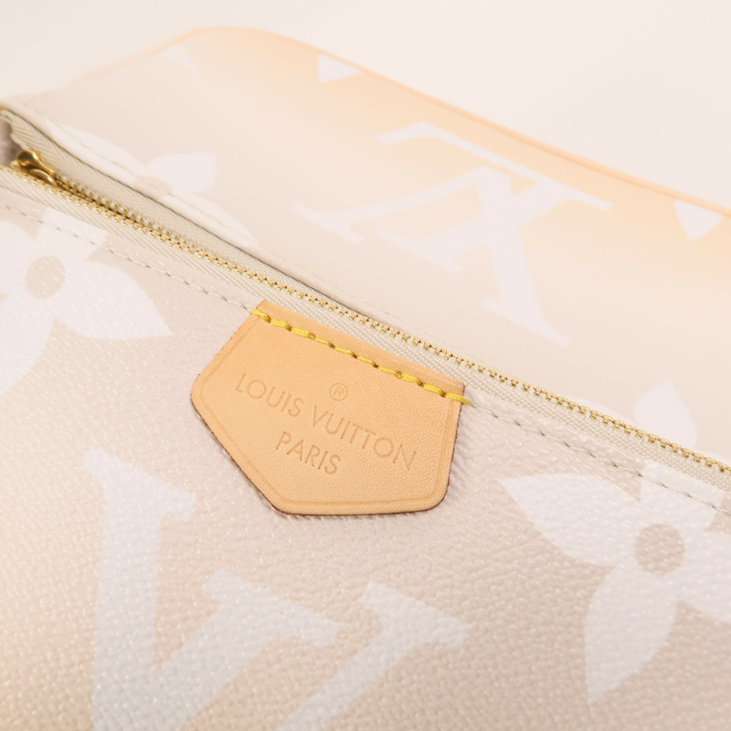 LOUIS VUITTON Monogram Giant Multi Pochette Accessoires金扣手挽肩背兩用袋-10