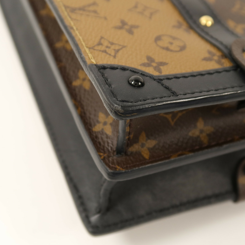 LOUIS VUITTON Monogram Reverse Trunk Clutch金扣鏈帶肩背袋-11