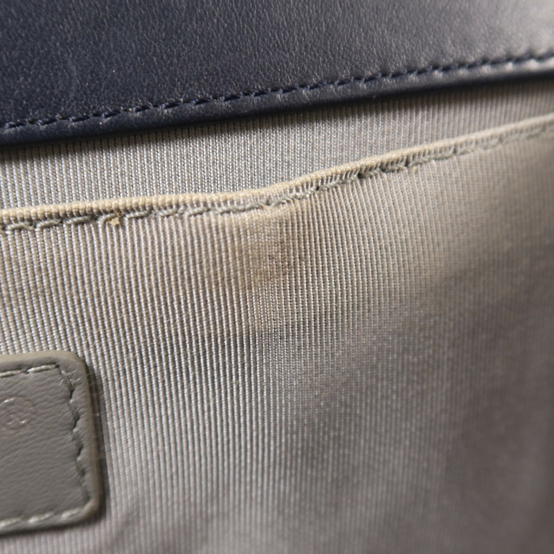 CHANEL 牛皮皮革Boy 20銀扣鏈帶肩背袋-16