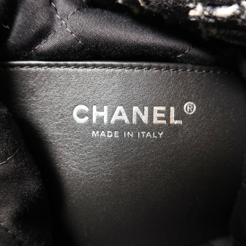 CHANEL 牛仔布Chanel 22 Small銀扣鏈帶肩背袋-5