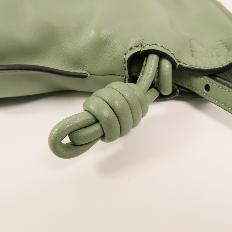 LOEWE 牛皮皮革Mini Flamenco金扣肩背袋-13