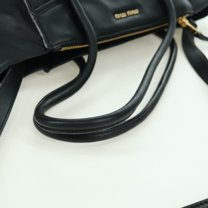 【日本直送】Miu Miu 皮革雙肩包 黑色金色 正品 am10909V-6