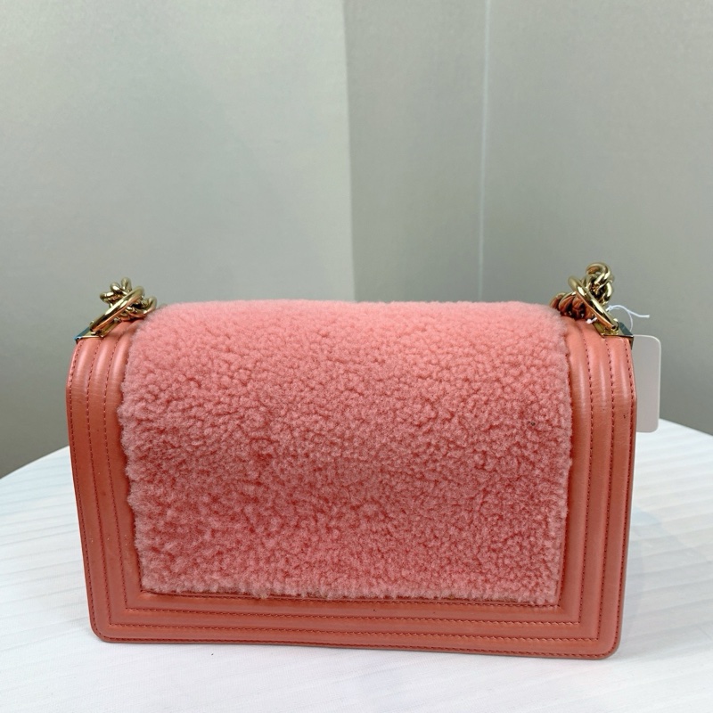 香奈兒/Chanel leboy羊羔毛 CHANEL 口蓋包 絨毛粉紅色小牛皮與金色金屬  羊羔毛-1