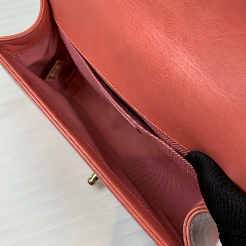 香奈兒/Chanel leboy羊羔毛 CHANEL 口蓋包 絨毛粉紅色小牛皮與金色金屬  羊羔毛-6