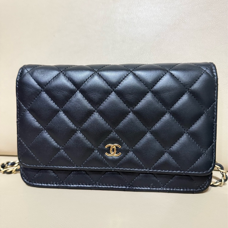 香奈兒黑色金釦WOC-0