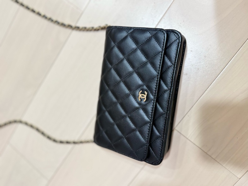 香奈兒黑色金釦WOC-7