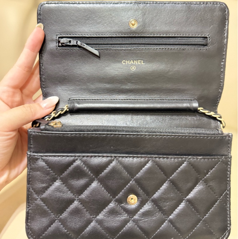 香奈兒黑色金釦WOC-13