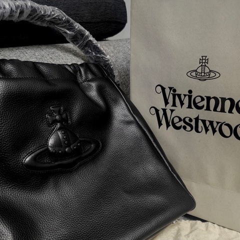 Vivienne Westwood 皮革抽繩包（超難搶手款）