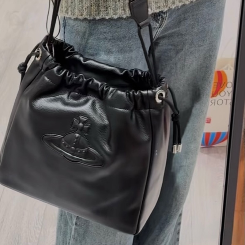 Vivienne Westwood 皮革抽繩包（超難搶手款）-2