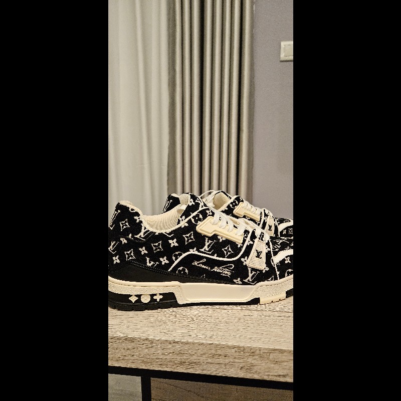 LV 植絨老花 Trainer 黑色運動鞋-0