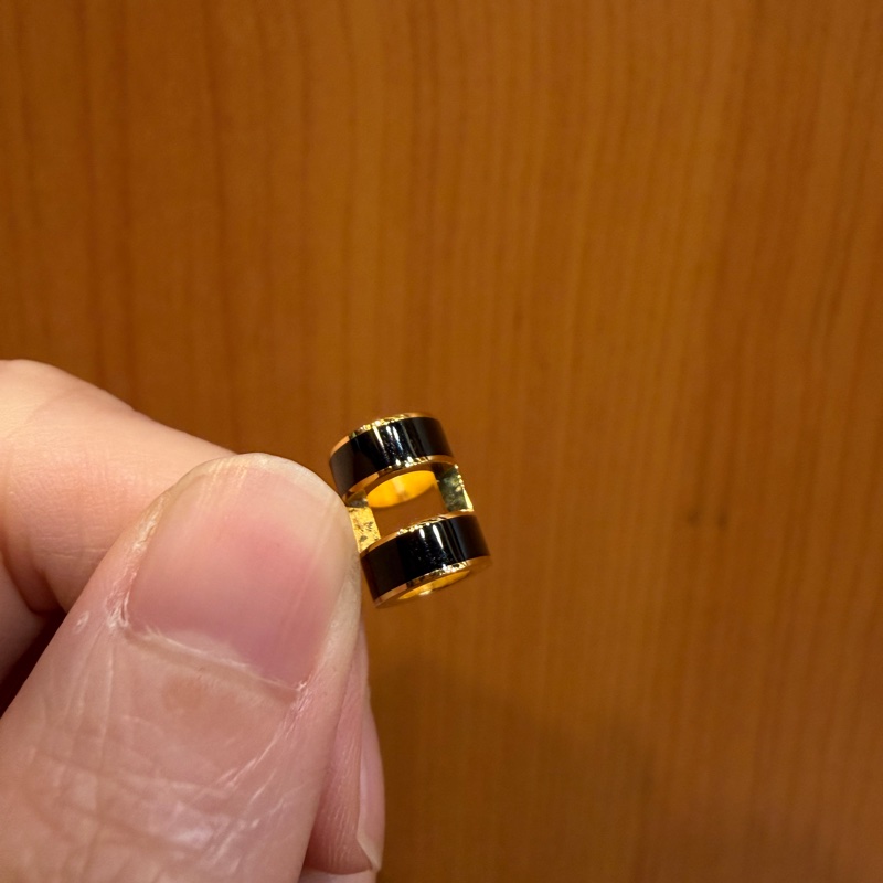 Hermes 黑琺瑯金色簍空H耳環-2