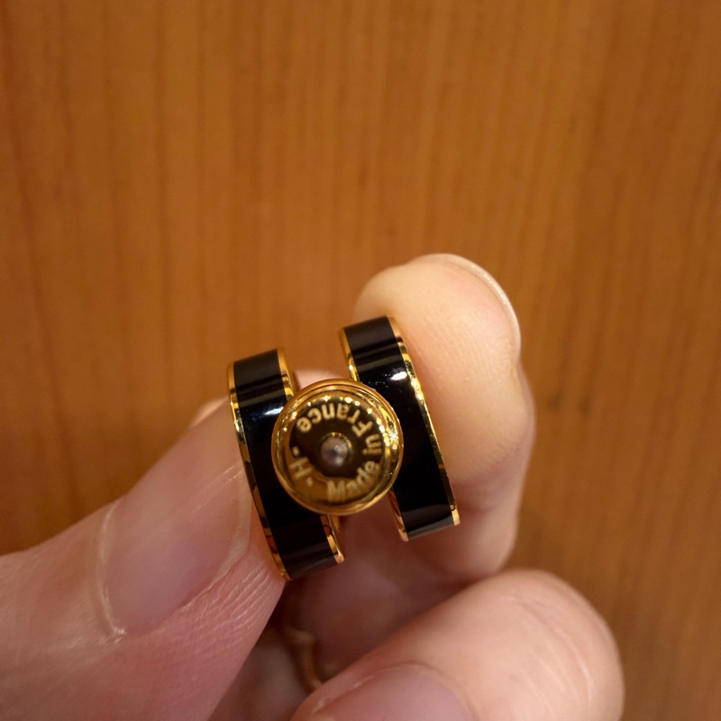 Hermes 黑琺瑯金色簍空H耳環-5