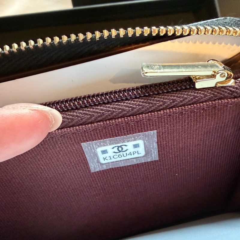 💖Chanel 加大 ㄇ字 拉鍊零錢包 黑金牛💖 全新全配-7