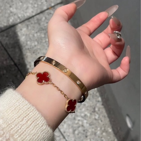 Van Cleef & Arpels 梵克雅寶  18K黃金紅玉髓紅五花手鍊.單品無附件 正品…