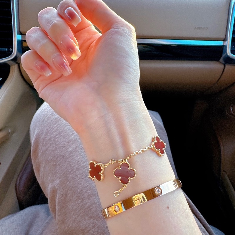 Van Cleef & Arpels 梵克雅寶 18K黃金紅玉髓紅五花手鍊.單品無附件 正品…-4