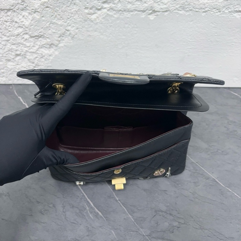 Chanel香奈兒 2.55巴黎鐵塔 貓咪 香水瓶徽章限量款 小號 黑金 尺寸約24×15×8 罕見款 經典收藏款-7