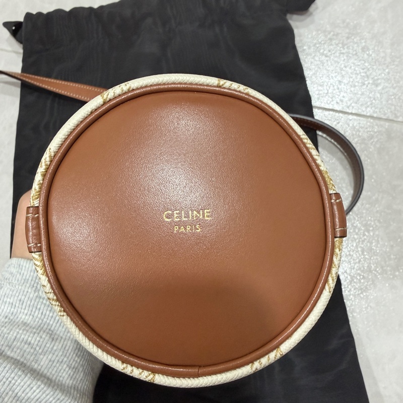 CELINE Micro Triomphe 帆布迷你水桶包-2
