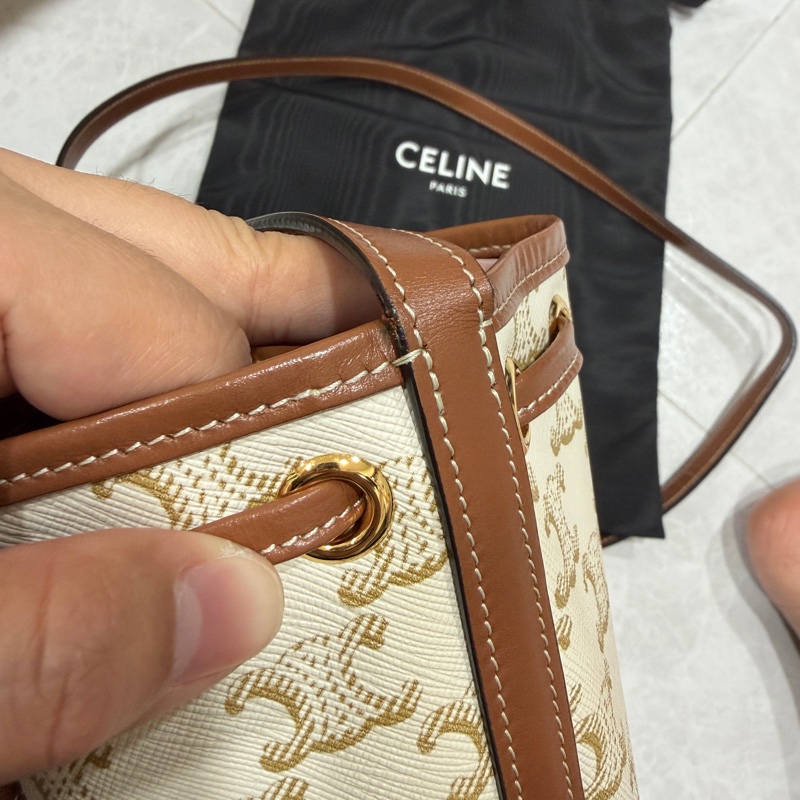 CELINE Micro Triomphe 帆布迷你水桶包-15