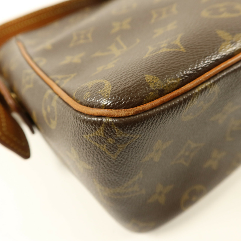 LOUIS VUITTON Monogram Viva Cite GM金扣肩背袋-12