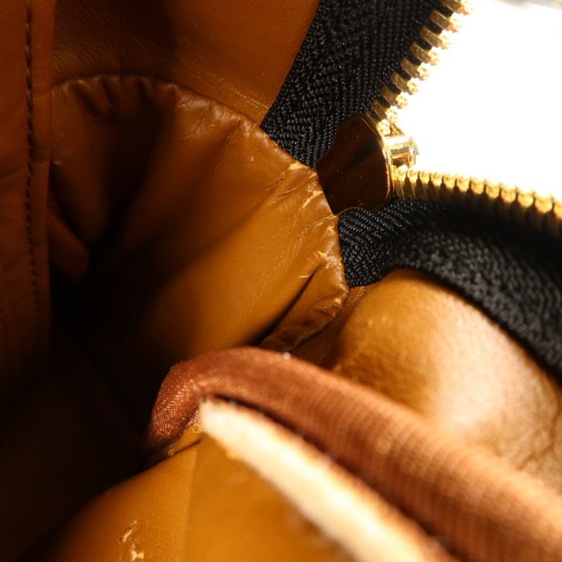 MCM 牛皮皮革Backpack金扣背包-21