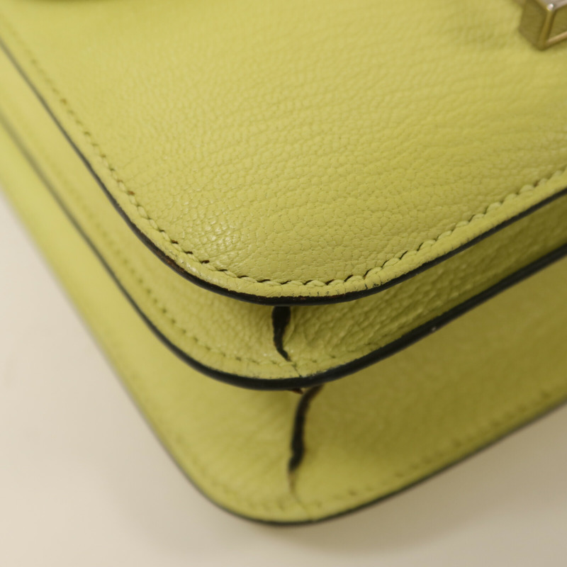 HERMES Chevre皮革Constance Mini銀扣肩背袋Jaune Bourgeon-10