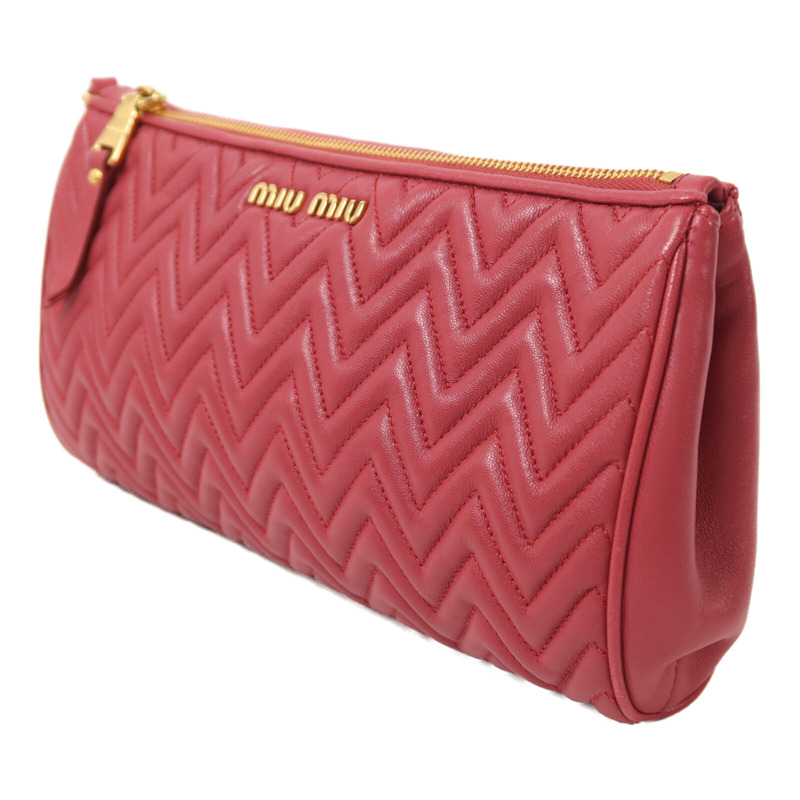 Miu Miu 羊皮皮革Pouch金扣手拿包-2