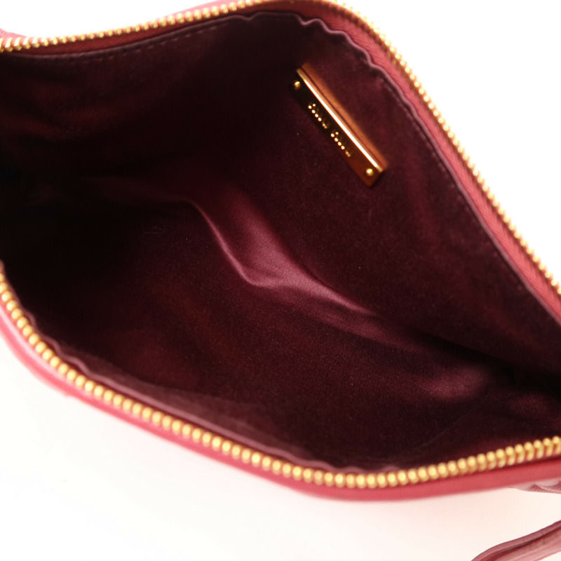 Miu Miu 羊皮皮革Pouch金扣手拿包-4