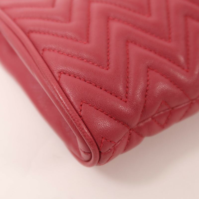 Miu Miu 羊皮皮革Pouch金扣手拿包-9